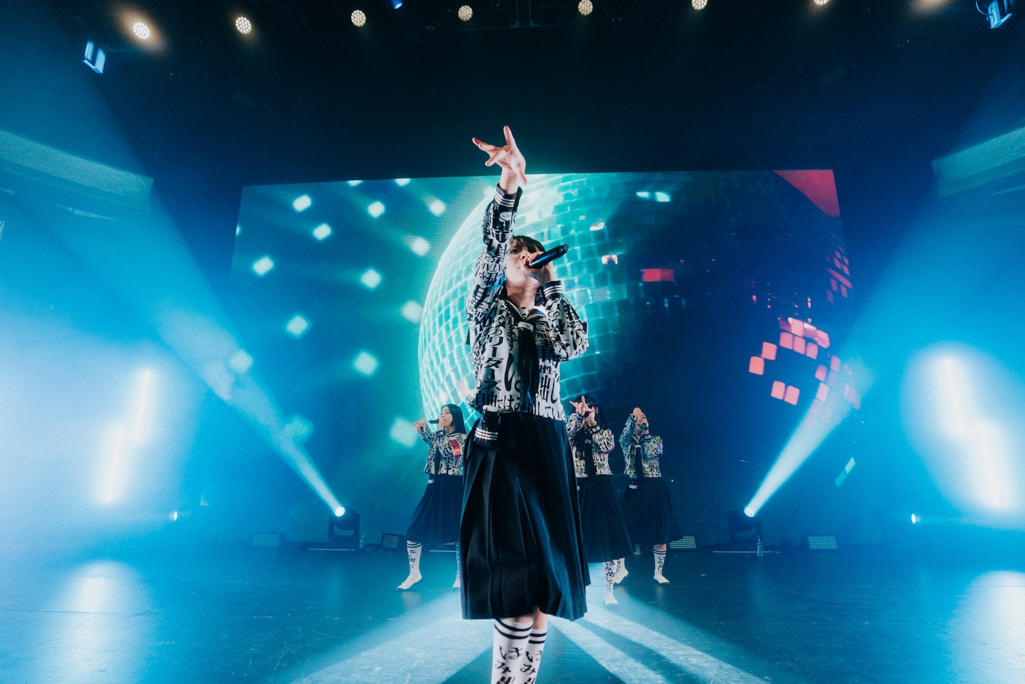 新しい学校のリーダーズ（Photo by Lindsey Blane）