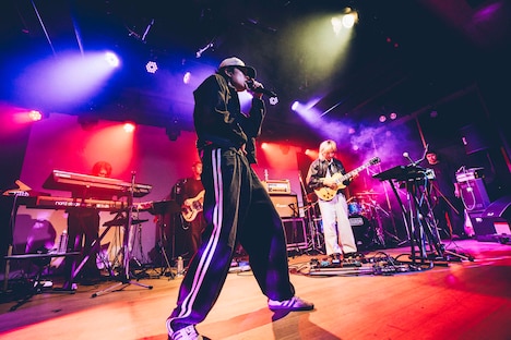 DURDN（撮影：横山マサト）