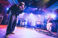 DURDN（撮影：横山マサト）