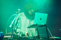 Ofeen（DJ / luv）（撮影：横山マサト）