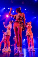 左から鶴見萌、清水理子、中村朱里。