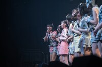 新曲「サマーエンドシンフォニー」について話すうちつい感極まる清水理子。