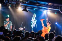 「ライブナタリー “堂島孝平 × 眉村ちあき” ～星に願いを～」振替公演の様子。（撮影：曽我美芽）