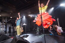 「ライブナタリー “堂島孝平 × 眉村ちあき” ～星に願いを～」振替公演の様子。