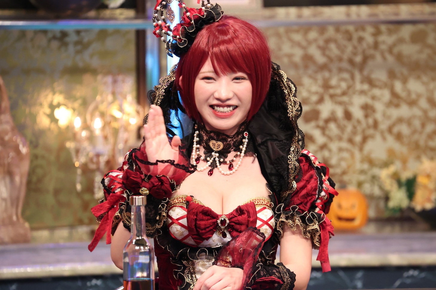 「ハートの女王」姿で登場したえなこ (c)フジテレビ