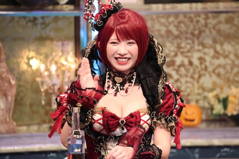「ハートの女王」姿で登場したえなこ (c)フジテレビ