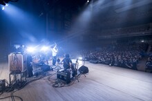 折坂悠太「呪文ツアー」東京公演の様子。（Photo by Yukitaka Amemiya）