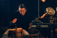 サポートの清水直哉（Piano）。（撮影：マスダレンゾ）