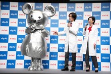 左からメタルバイチュー、DAIGO、真矢ミキ。