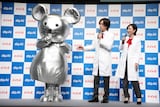 左からメタルバイチュー、DAIGO、真矢ミキ。
