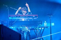 「wacci IROAI Tour 2024」の様子。