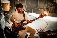 青木昭信（B / Rega）（Photo by TAKASHI KONUMA）