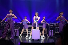 高城れに「まるっと10年まるごとれにちゃんポジティブがすぎるツアー」最終公演の様子。（撮影：上飯坂一）