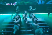 高城れに「まるっと10年まるごとれにちゃんポジティブがすぎるツアー」最終公演の様子。（撮影：上飯坂一）