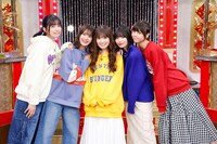 左から五百城茉央、奥田いろは、小川彩、中西アルノ、冨里奈央。 (c)「超・乃木坂スター誕生！」製作委員会
