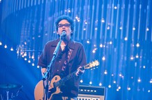 「SONGS」より、「コーヒー」披露中の奥田民生。（写真提供：NHK）