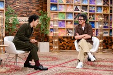 「SONGS」より、奥田民生（右）と大泉洋（左）。（写真提供：NHK）