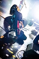 なち（Vo, G）（撮影：齋藤タカヒロ）