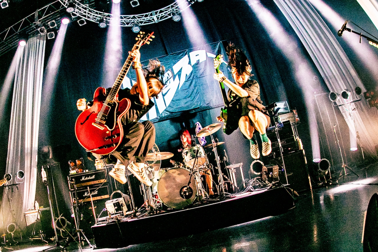 サバシスター「あの夜のはなしツアー」ファイナル、超満員Zeppお台場ワンマンで見せた覚悟