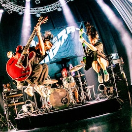 サバシスター「あの夜のはなしツアー」ファイナル、超満員Zeppお台場ワンマンで見せた覚悟