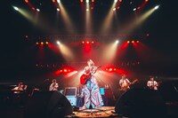 阿部真央（撮影：ハヤシマコ）