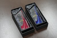 亀梨和也から渡辺翔太と森本慎太郎に贈られたトロフィー。