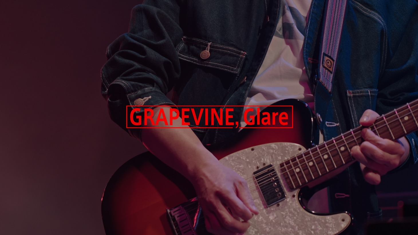「Glare」ライブ映像より。
