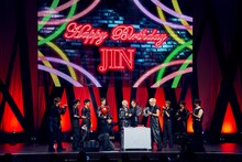 「INI 7TH SINGLE "THE VIEW" PREMIUM SHOWCASE」の様子。 (c)LAPONE Entertainment