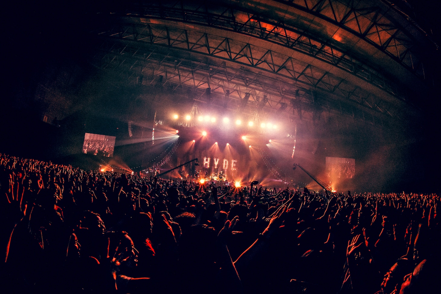 HYDE「HYDE [INSIDE] LIVE 2024 -EXTRA-」幕張メッセ国際展示場9～11ホール公演の様子。