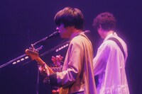 斎藤宏介（Vo, G）（Photo by Viola Kam［V'z Twinkle］）