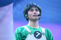 8号車に感謝の言葉を伝えるタクヤ。