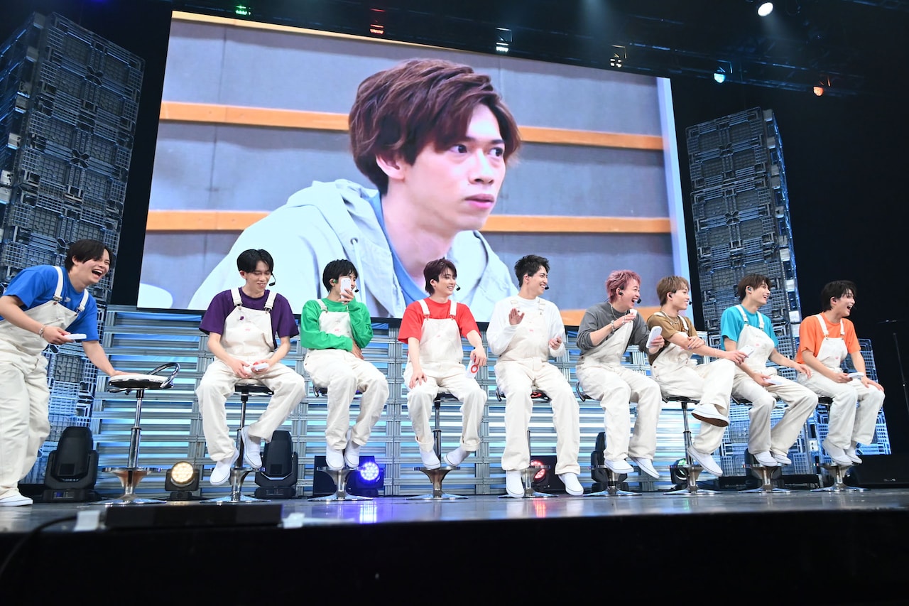 リョウガのVTRを見て大笑いする超特急。 - 超特急、“MEMORIAる”な