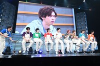 リョウガのVTRを見て大笑いする超特急。