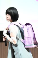 「ヒット商品ベスト30」の第29位「布製ランドセル」を背負うあの。