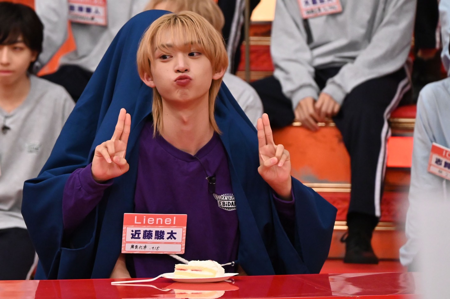 ピースする近藤駿太（Lienel）。