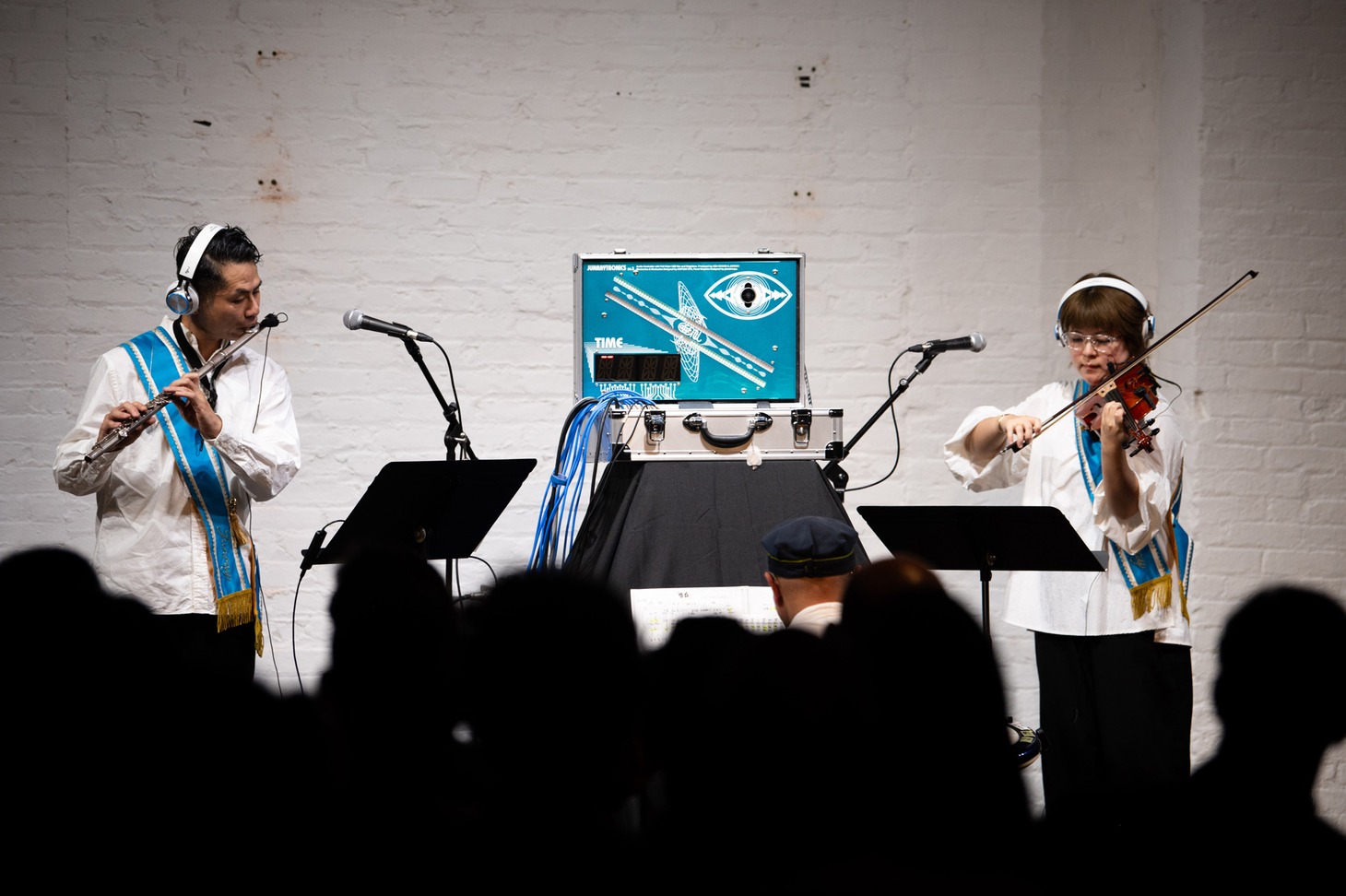 ASA-CHANG＆巡礼ニューヨーク公演の様子。（Courtesy of ISSUE Project Room. Photography by Aaron Rosenblum.）