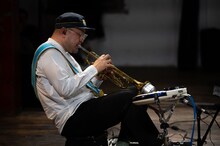 ASA-CHANG＆巡礼ニューヨーク公演の様子。（Courtesy of ISSUE Project Room. Photography by Aaron Rosenblum.）