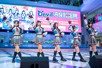 Devil ANTHEM.によるライブの様子。