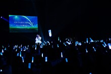 「走れ！」を歌う中山莉子。