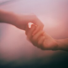 映秀。「ほどほどにぎゅっとして」ジャケット