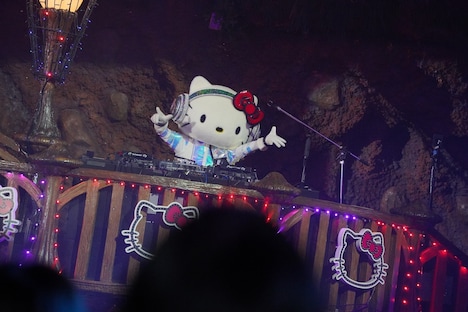 DJ HELLO KITTY