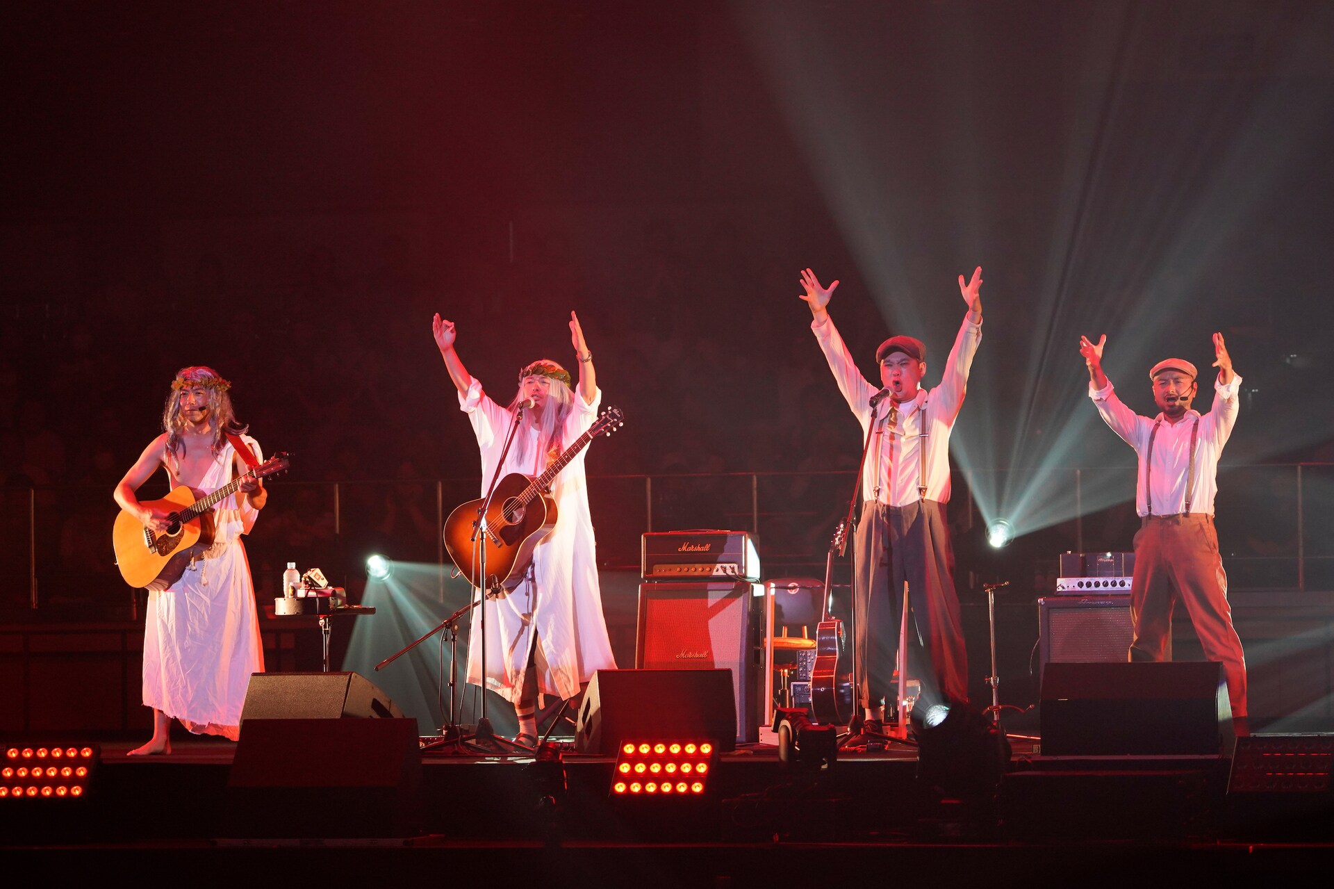 奥田民生“ひとり股旅”なのにゲストだらけの周年ライブ、仲間とともに