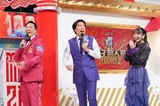 司会を務める藤崎マーケット、高城れに(ももいろクローバーZ)。(c)読売テレビ