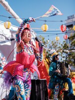 チャラン・ポ・ランタン「秋のブタ音楽祭2024 ～空き地deランタンサーカス～」の様子。（撮影：なかむらしんたろう）