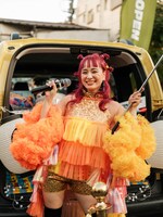 チャラン・ポ・ランタン「秋のブタ音楽祭2024 ～空き地deランタンサーカス～」の様子。（撮影：なかむらしんたろう）