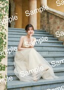 佐々木美玲（日向坂46）1st写真集「陽射しのパレード」書店限定特典ポスター（SHIBUYA TSUTAYA）（撮影：熊木優［io］）