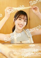 佐々木美玲（日向坂46）1st写真集「陽射しのパレード」書店限定特典ポストカード（くまざわ書店）（撮影：熊木優［io］）
