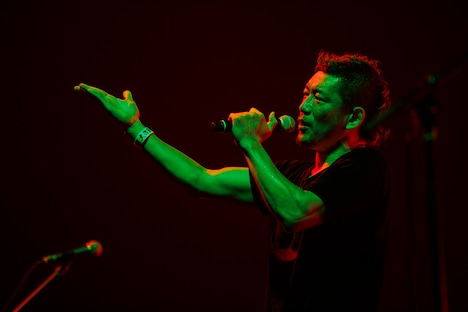 TOSHI-LOW（Vo）（Photo by Tsukasa Miyoshi［Showcase］）