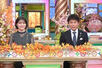 MCの清水麻椰アナウンサー、浜田雅功。(c)MBS