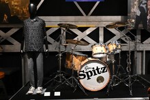 「SPITZ JAMBOREE TOUR '23-'24 "HIMITSU STUDIO"」ステージ再現ブース